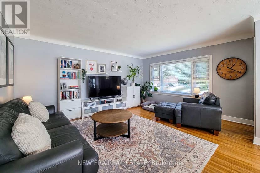 19 Thorndale Avenue — photo 18 of 40