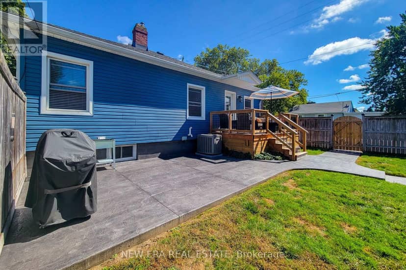 19 Thorndale Avenue — photo 8 of 40