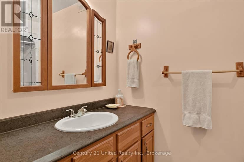 335 Douro 3rd Line — photo 20 of 40
