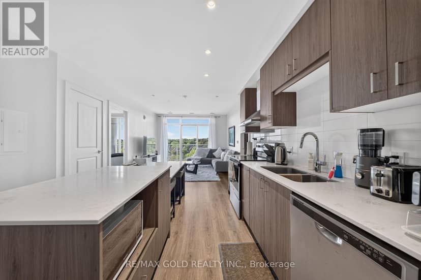 1310 - 15 Glebe Street — photo 8 of 40