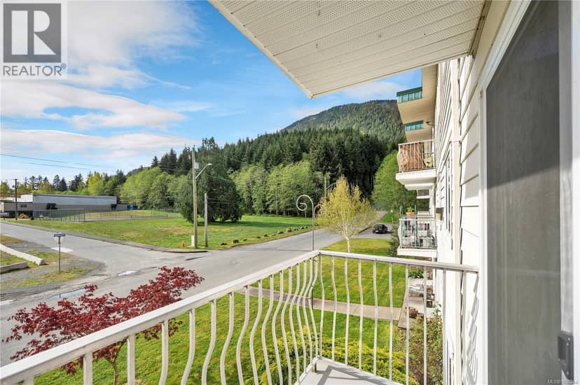 205 611 Macmillan Dr, Sayward