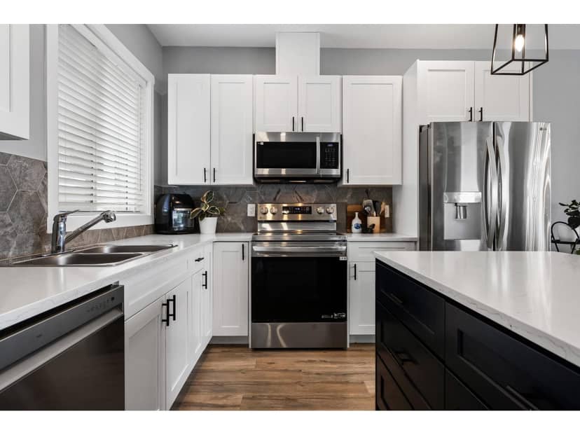 B 9279 CARLETON STREET, Chilliwack Proper East, Chilliwack