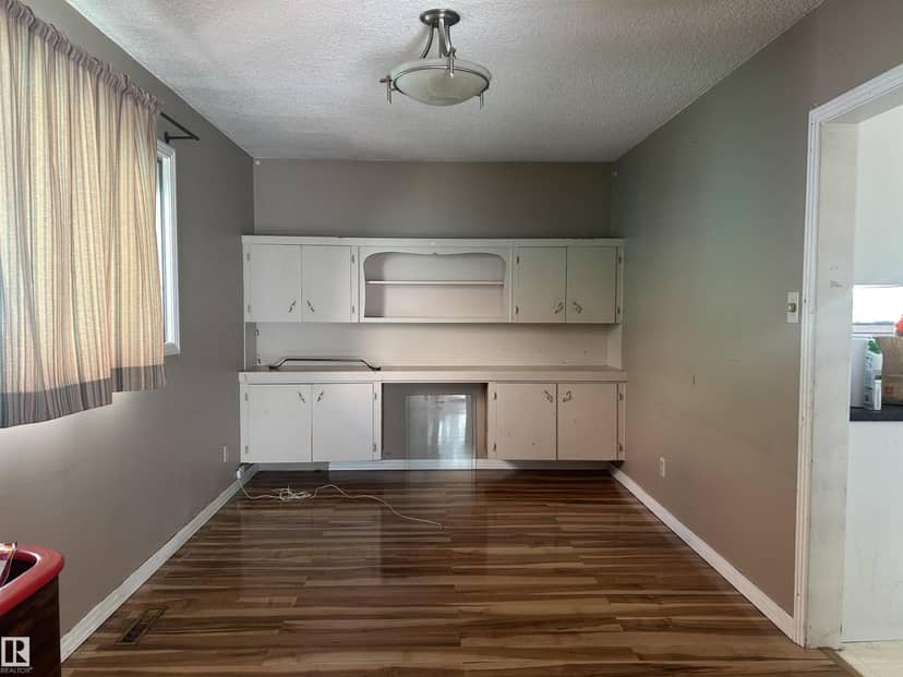 10450 69 AV NW — photo 13 of 23