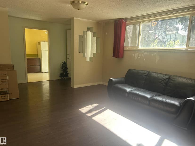 10450 69 AV NW — photo 18 of 23
