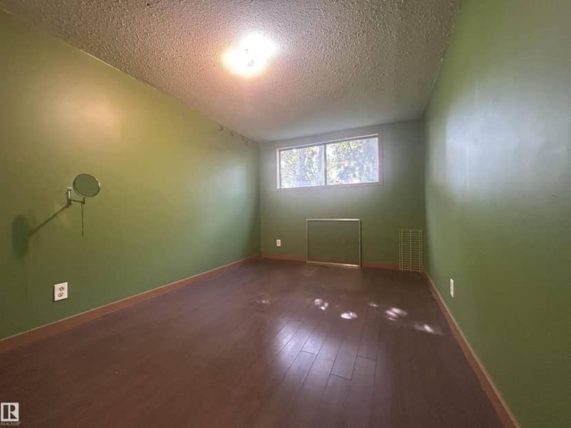10450 69 AV NW — photo 15 of 23