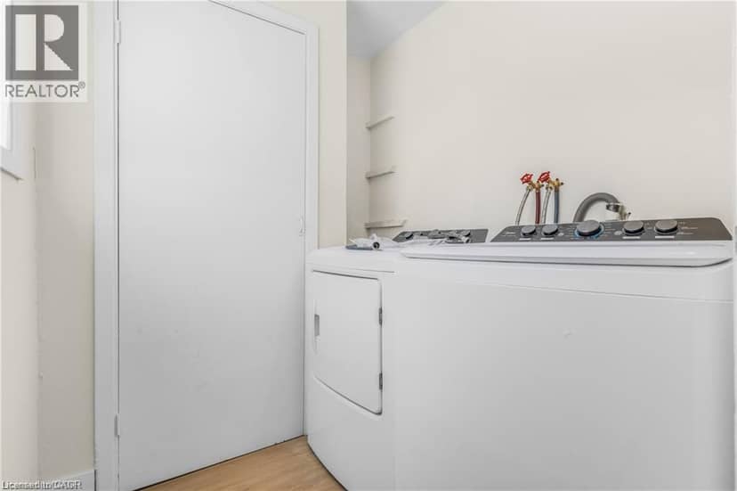 16 ALBERT Street — photo 12 of 13