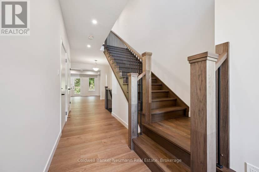 174 Haylock Avenue, Centre Wellington, photo 2