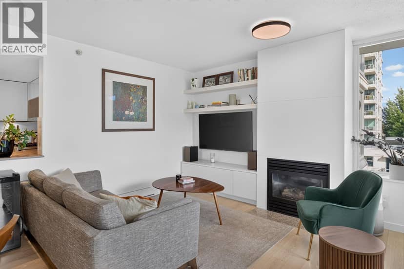 502 120 MILROSS AVENUE, Vancouver, photo 5