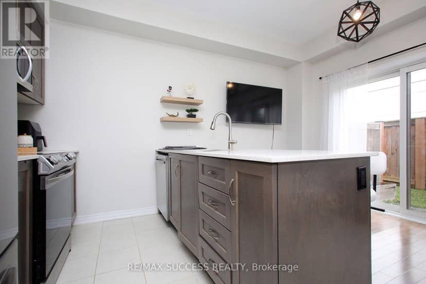 71 - 377 Glancaster Road — photo 15 of 35