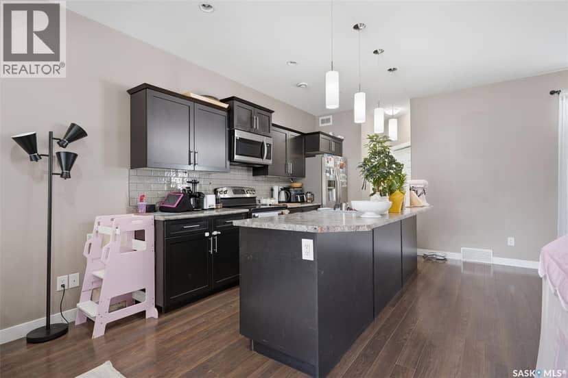 1448 McIntosh STREET — photo 6 of 40