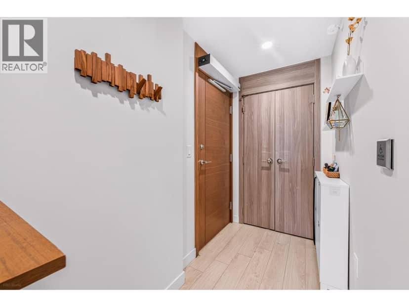 604 4880 LOUGHEED HIGHWAY, Burnaby, photo 6