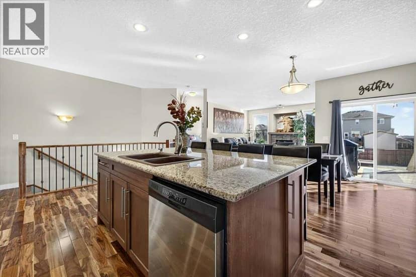 134 Hanson Drive NE — photo 9 of 40
