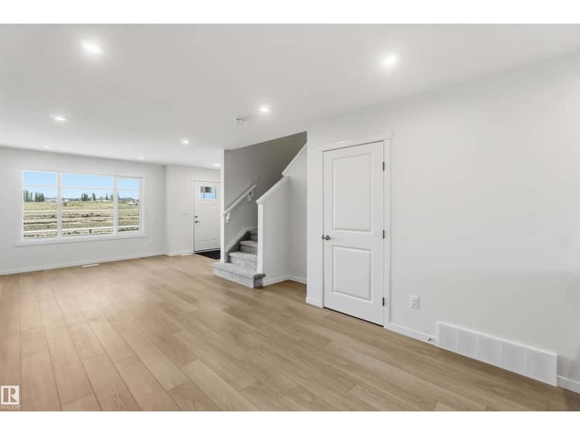 390 Eastwood Dr — photo 11 of 40
