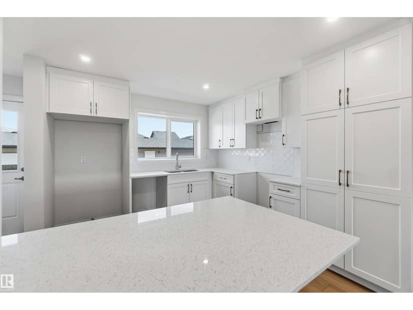 390 Eastwood Dr — photo 13 of 40