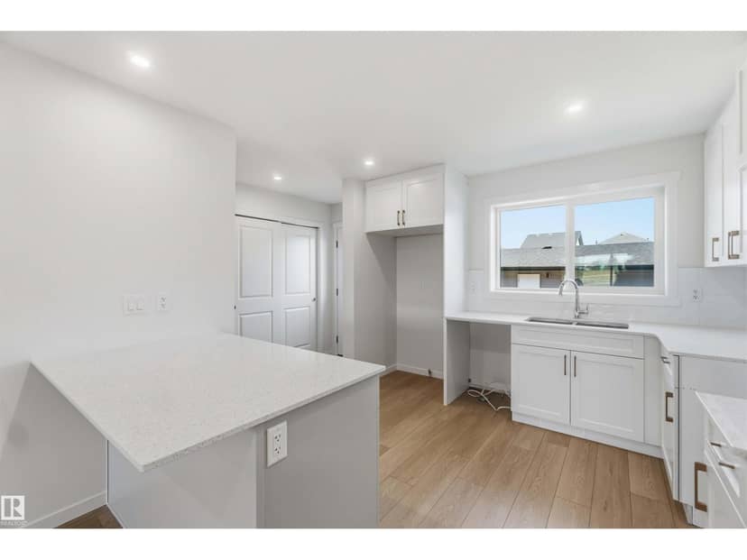 390 Eastwood Dr — photo 14 of 40