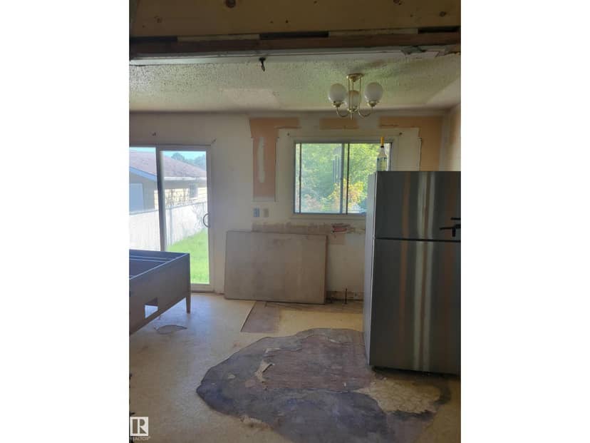 5111 59 ST — photo 18 of 40