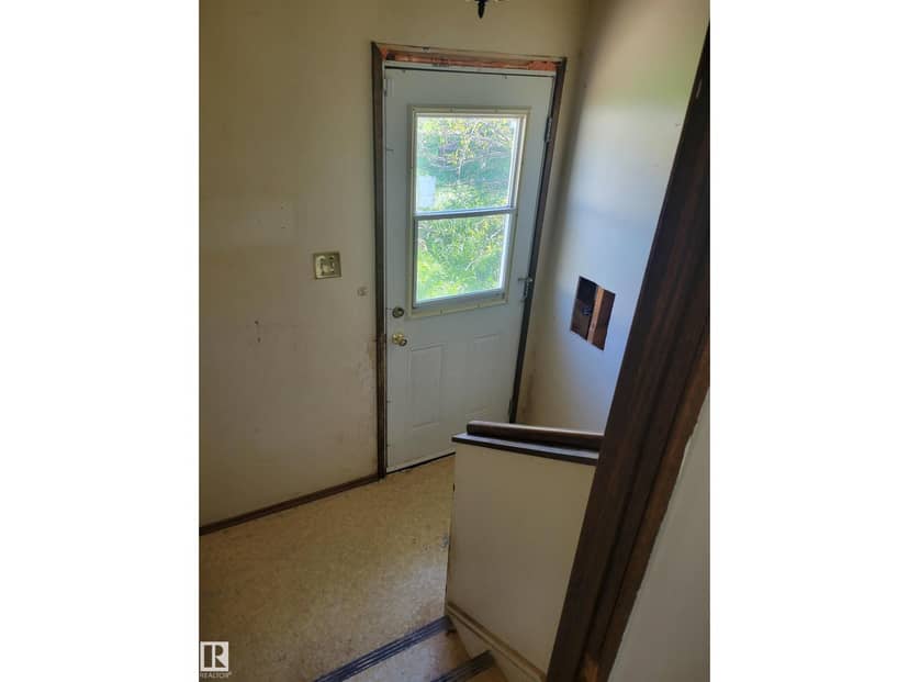 5111 59 ST — photo 33 of 40