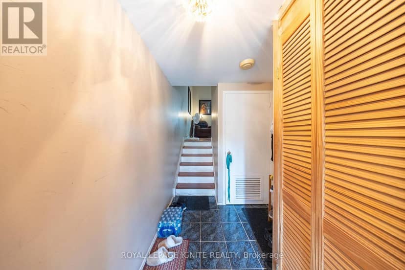 4 - 21 Rockwood Drive — photo 11 of 26