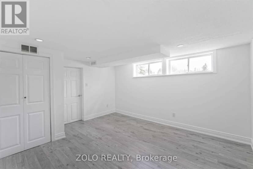 525 Lynett Crescent — photo 22 of 28