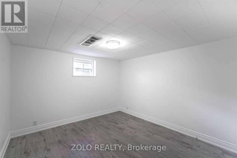 525 Lynett Crescent — photo 24 of 28