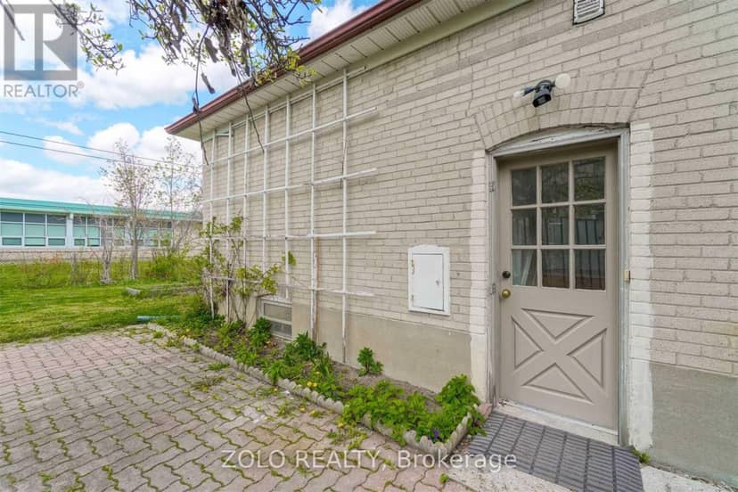 525 Lynett Crescent — photo 27 of 28