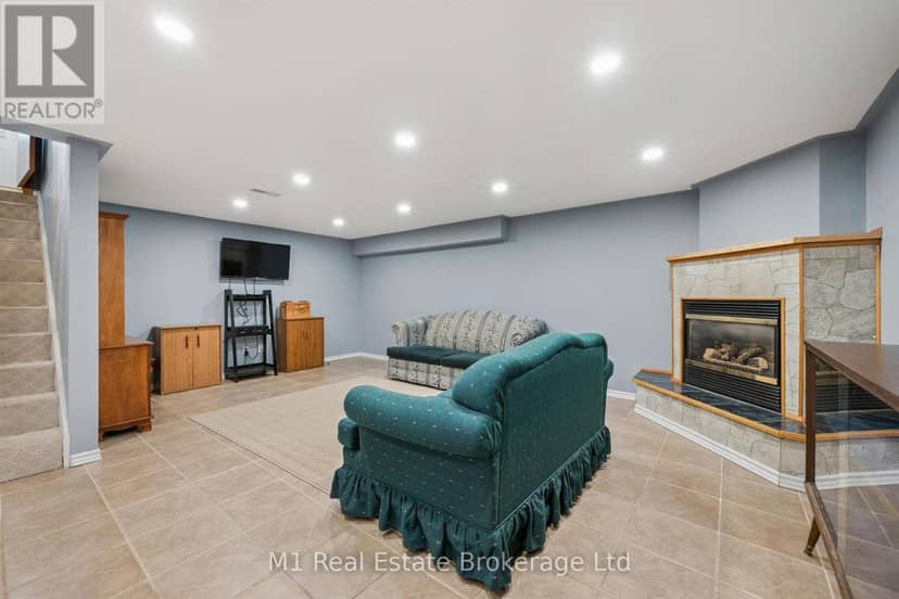 205 Albert Street — photo 18 of 32