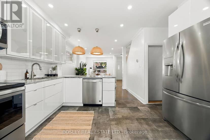 682 Milverton Boulevard — photo 11 of 40