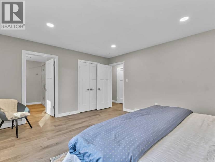216 2 Street NW — photo 20 of 40