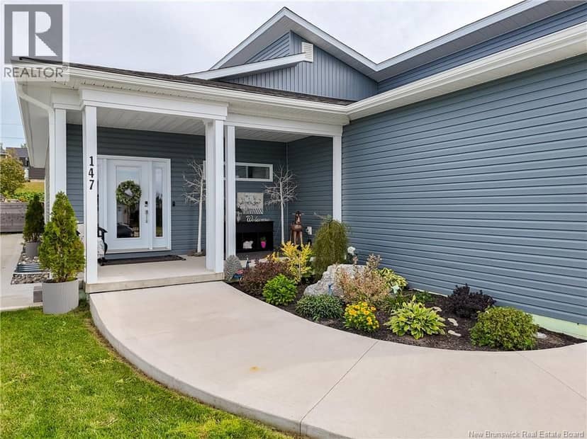 147 Reba Crescent — photo 2 of 40