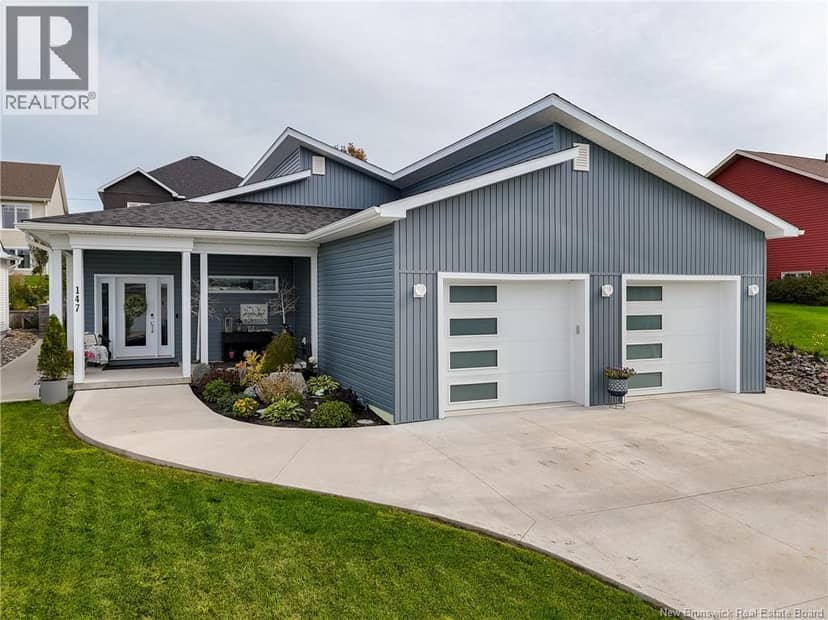 147 Reba Crescent — photo 1 of 40