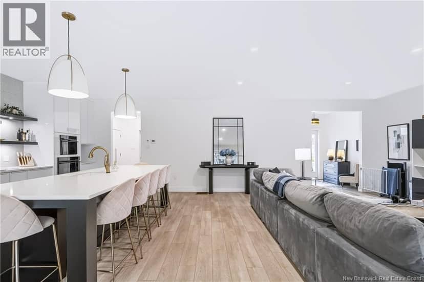 147 Reba Crescent — photo 8 of 40