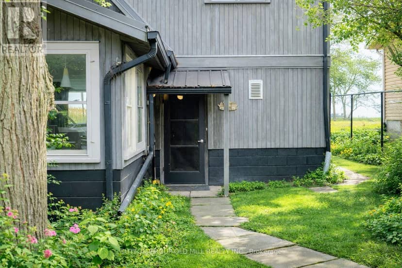25 Lakeshore Road W — photo 34 of 40