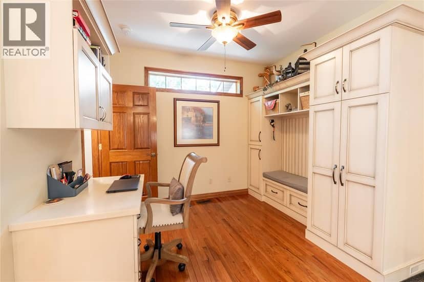3079 St. Clair PARKWAY — photo 13 of 40