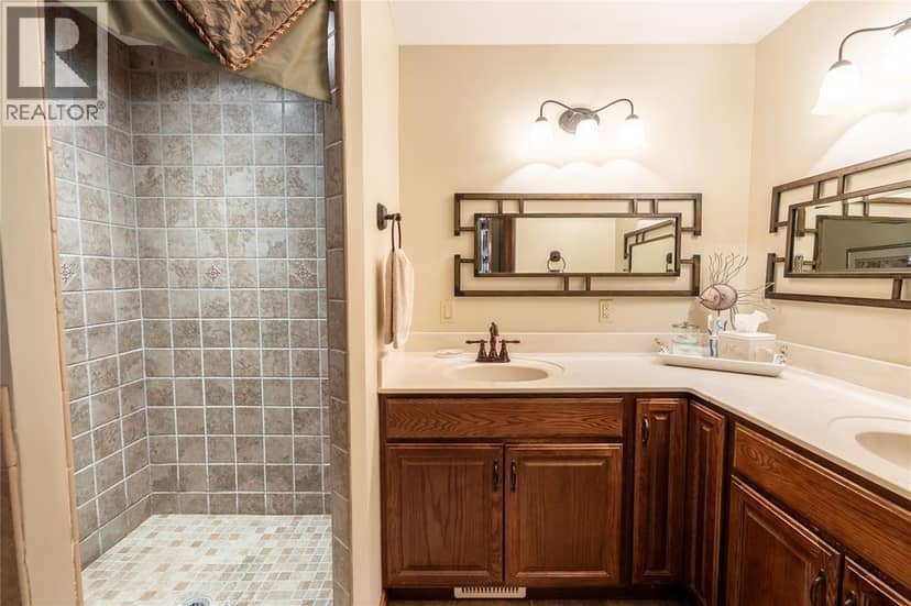 3079 St. Clair PARKWAY — photo 21 of 40