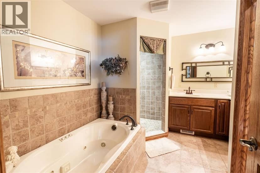 3079 St. Clair PARKWAY — photo 20 of 40