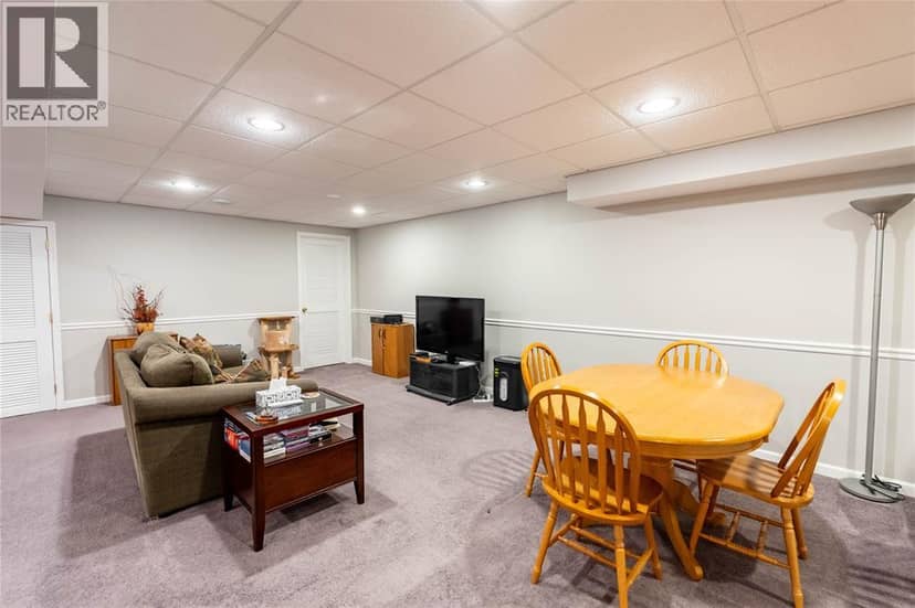 3079 St. Clair PARKWAY — photo 28 of 40