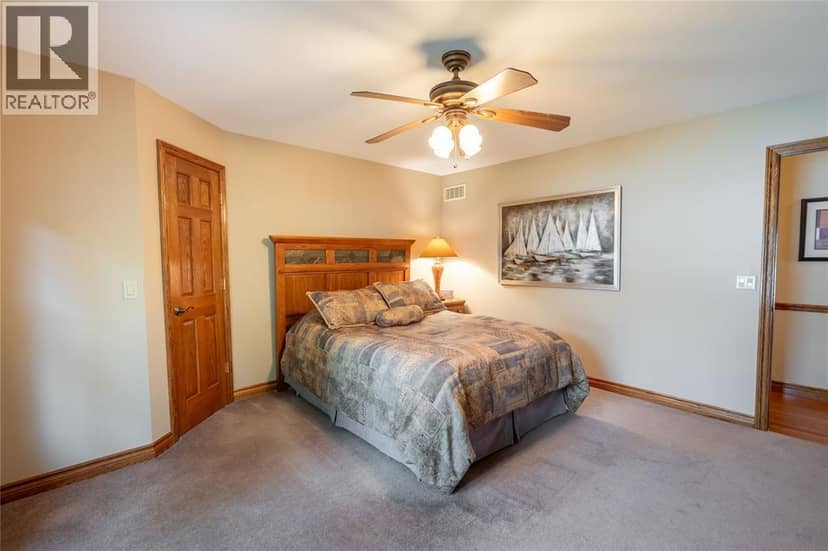 3079 St. Clair PARKWAY — photo 24 of 40