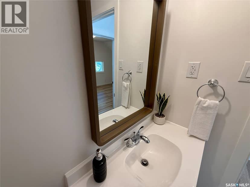 502 8th STREET E — photo 26 of 33