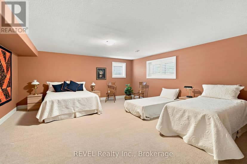 90 Sunrise Court — photo 32 of 40