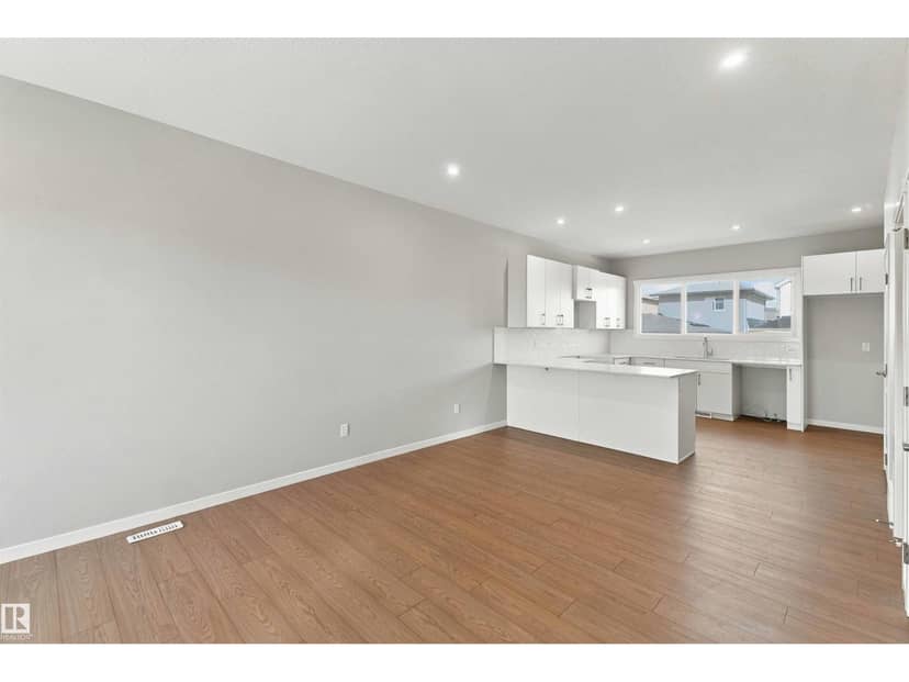 1256 McLeod Av — photo 11 of 40