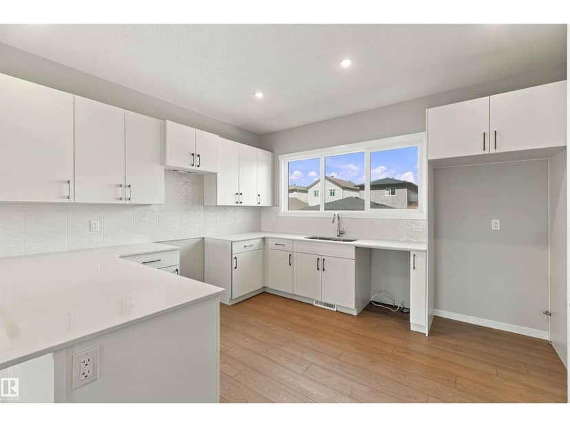 1256 McLeod Av — photo 22 of 40