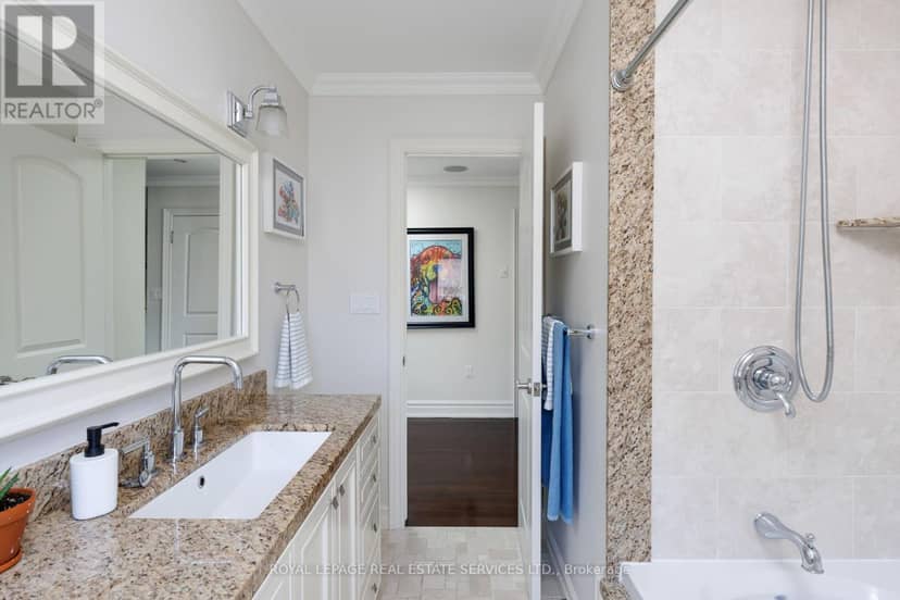 4 Springbrook Gardens — photo 34 of 40