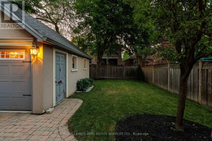 4 Springbrook Gardens — photo 5 of 40