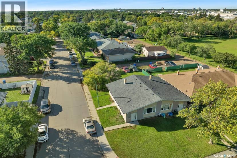 176-178 Rothwell CRESCENT, Regina, photo 2