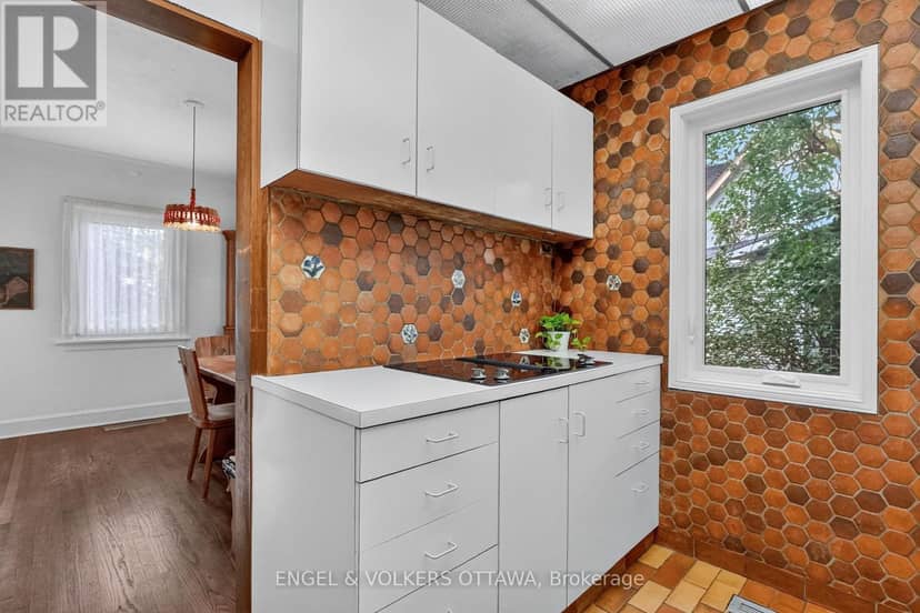 2101 Alta Vista Drive — photo 13 of 40