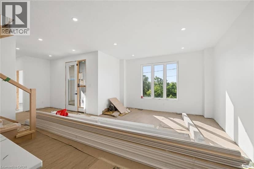 138 CHARLOTTA Street — photo 13 of 40