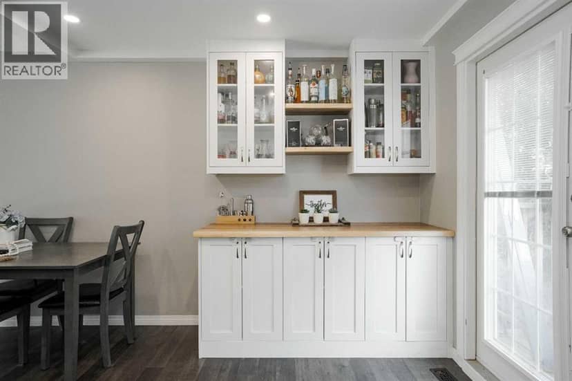 525 Beacon Hill Drive — photo 17 of 40