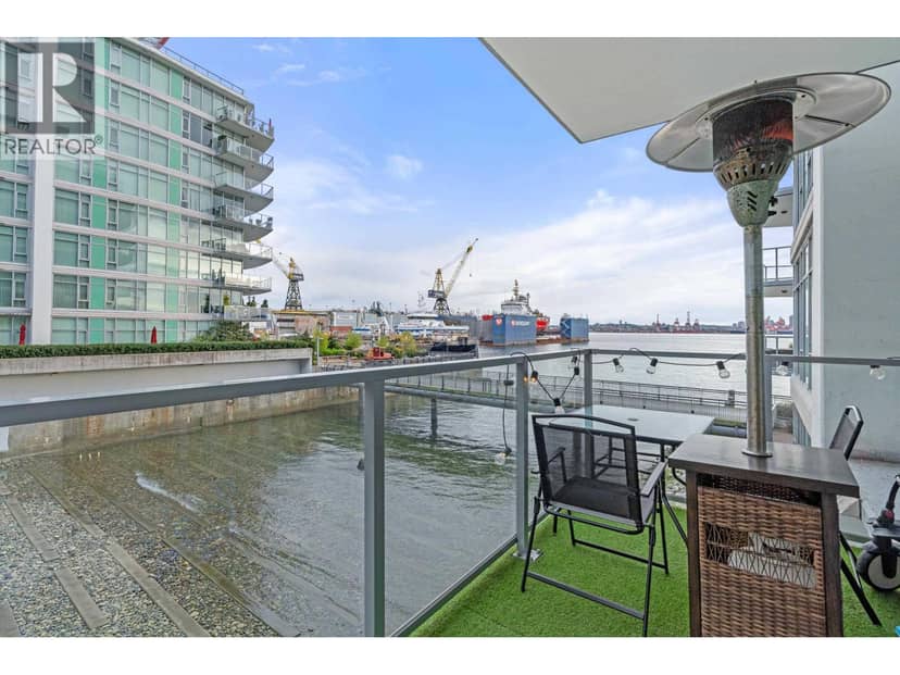 204 175 VICTORY SHIP WAY, North Vancouver