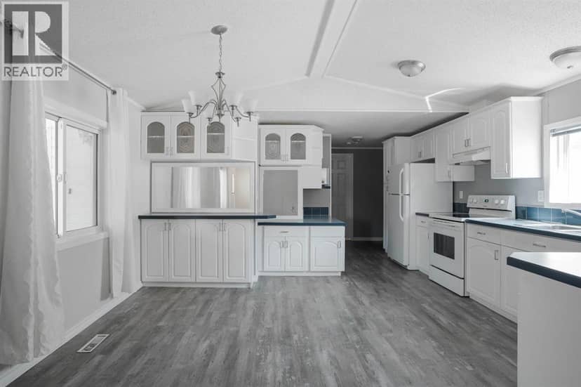 212 Greenwich Lane — photo 13 of 40