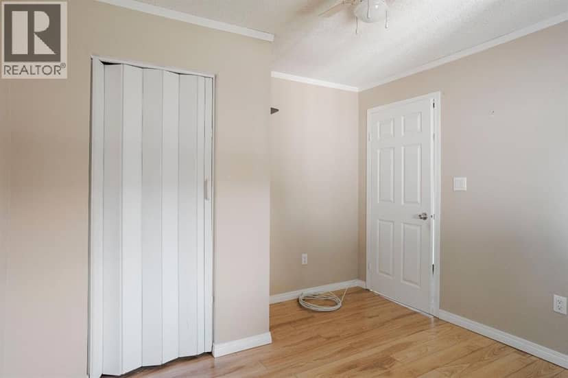 212 Greenwich Lane — photo 39 of 40